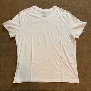 Men’s White V-neck T-shirt